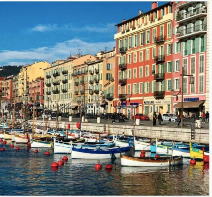 Charmant Deux Pieces Dans Le Quartier Du Port Nizza Exterior foto